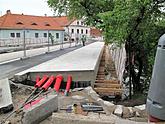 Rekonstrukce mostu u kina (květen 2010)