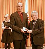 14. ledna 2014 - Ocenění organizátorů Zemské výstavy 2013 v Bad Leonfeldenu (Dalibor Carda a Josef Pühringer), zdroj: Cesty krajem TV