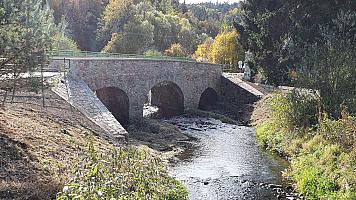 Zrekonstruovaný most ve Starých Dobrkovicích, zdroj: oKS
