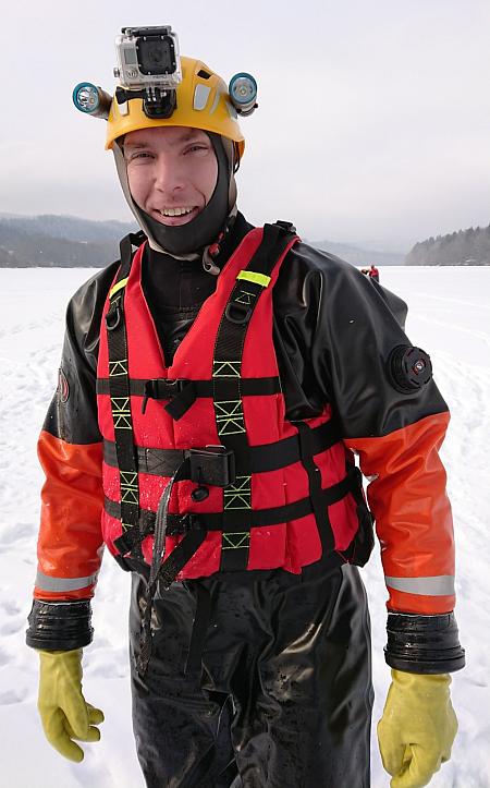 hasiči - obleky pro záchranu ve vodě, zdroj: oKS (3/6)